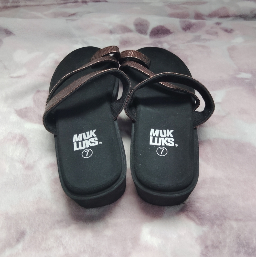 Muk Luks One Toe Sandals - Picture 3 of 4